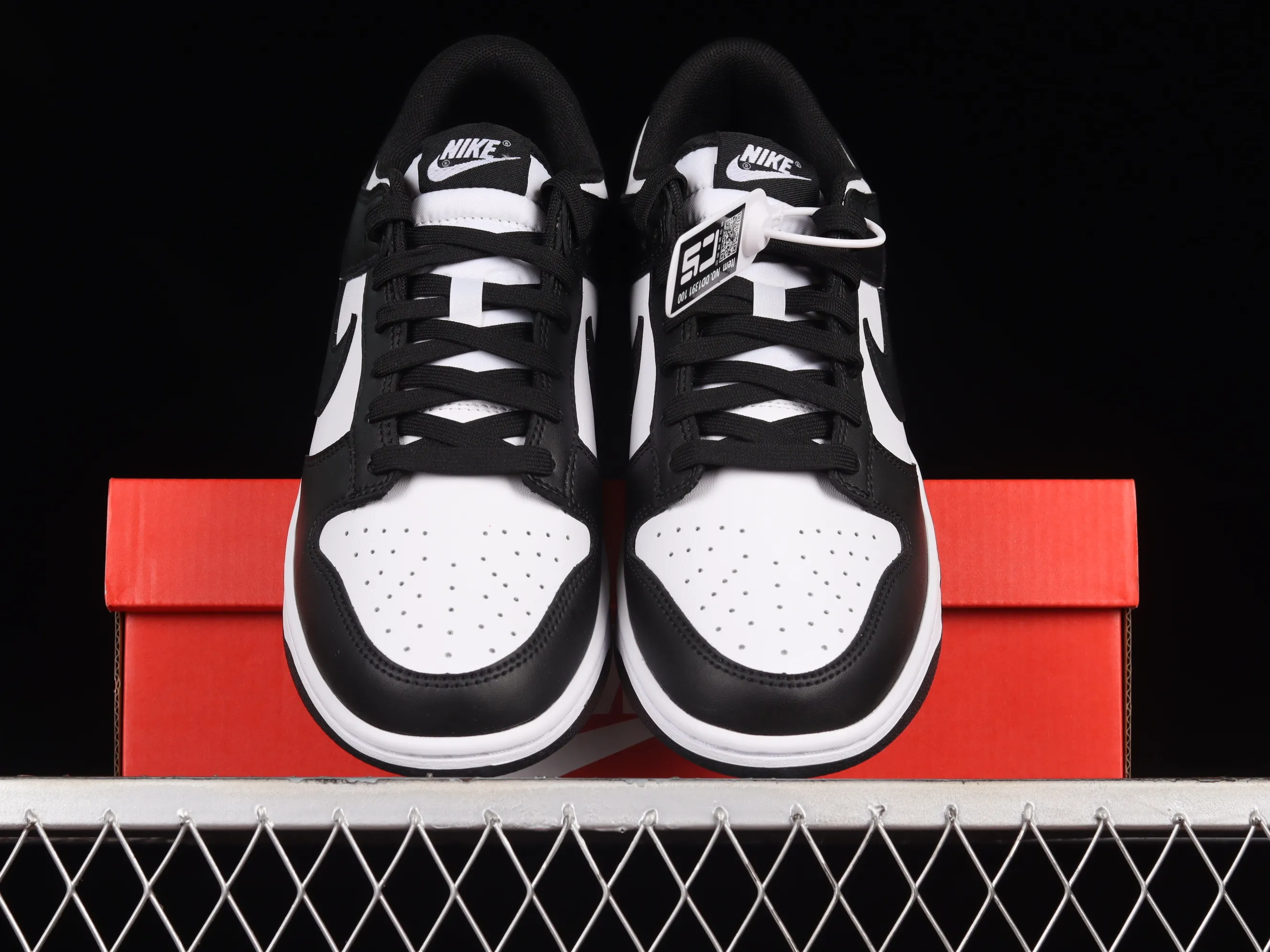 All Categories Nk SB Dunk Series Nk SB Dunk Low Low-top Sneakers Nk SB Dunk Low Black and White Panda SB Smashed Backboard Fashion Casual Sneakers DD1391-100